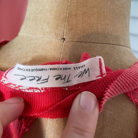 WE THE FREE | distressed rubi tee in red hombre S - Picture 8 of 11